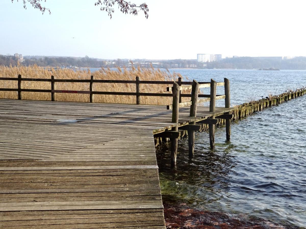 Neubrandenburg-Wasser,Natur,Zentrum,Ladestation für E-Autos Exterior foto